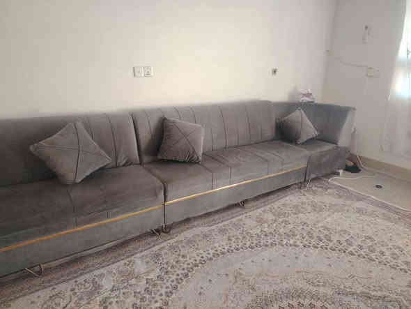 قنفه نظيفه بدون اي عيب طول 5 ونص متر ووالعرض 3 متر سعر 100الف ومجال /*********** وتساب
