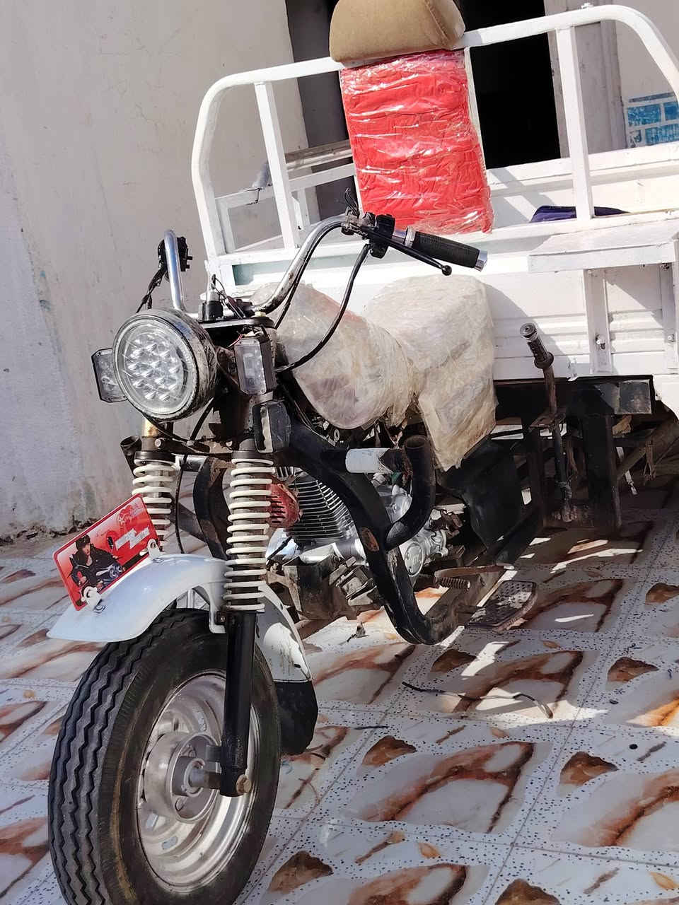 السلام عليكم ستوته لبيع موديل 2014 اوراق بس ناقصات ستوته نضيفه محرك جديد كهربايات شغاله الستوته غراضها كلهه جدد نكر سلف السعر  900  وبيها مجال للشرايه العنوان الدوايه للستفسار خاص


**إذا كنت صاحب هذا الإعلان وتريد حذفه لأي سبب، رجاءا أرسل رسالة إلى الدعم الفني**