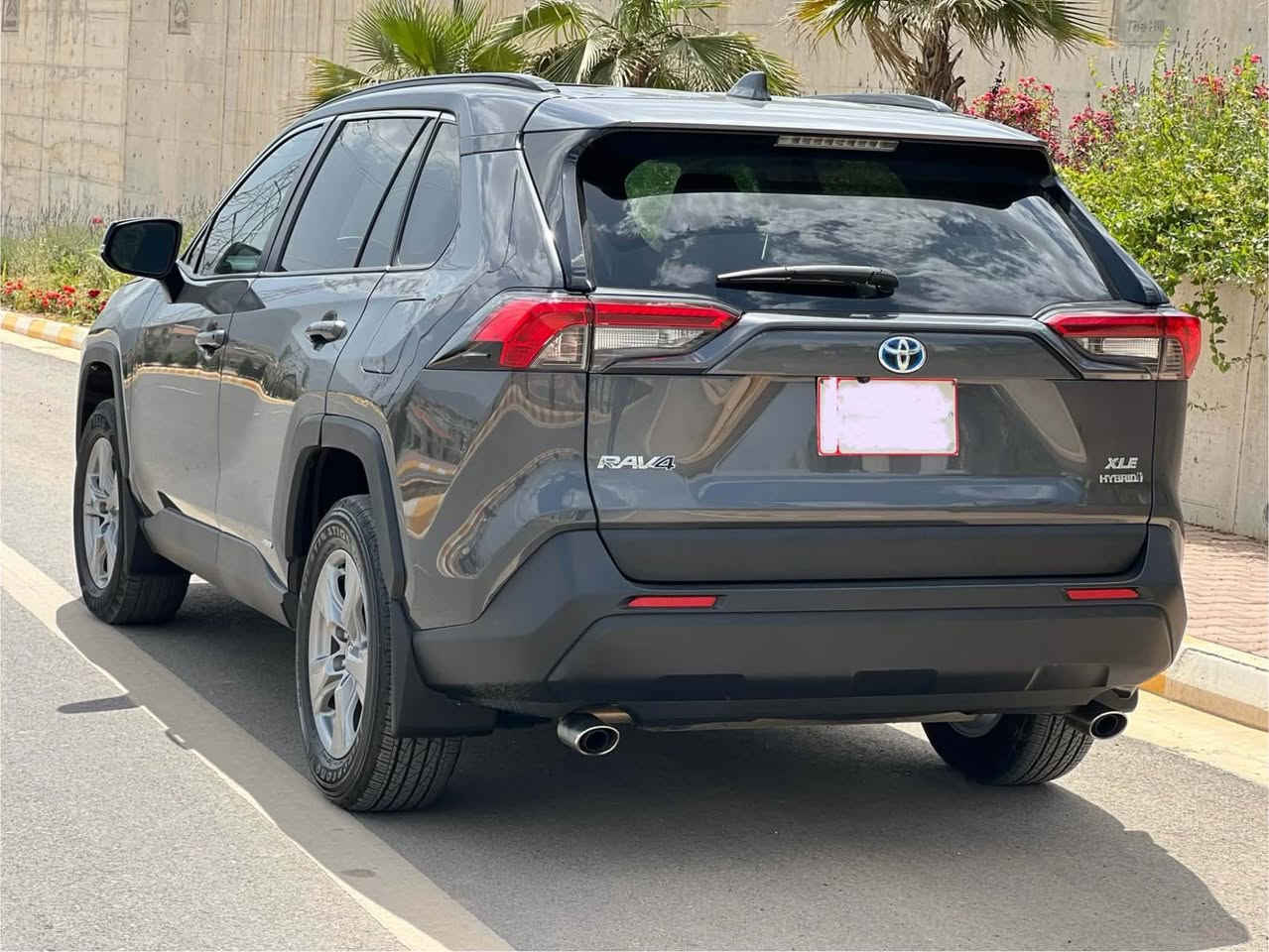 ﷽❤️
تۆیۆتا ڕاف ٢٠٢٤ هایبردید XLE📦🔥
تازە داخل کامل پۆلیش و حەمام کاتی نەشکاو🔥

٨هەزار مایل رۆشتوە سفر سفرە🪬
سەیارەکە زۆر تازەو پاک و جوانە ماشاالله‌📦
یەک جەمەلەخی گۆراوە بە بیلاد شەریکە و یەک پەڵای بجوک pdr هـەیـە شوخت بە گیانیەوە نیە بەشەرتی رەقەم شتی نمونەو جوان و پاک و تـایـبـەت📦🪬

مـواسـەفـات👇🏻
٣ مۆد لیخورین (eco-normal-sport)🚀
سلاید + بەسمە + شەغال🔥
نـاوزەرد🔥
ئۆتۆهۆلد🔥
ئۆتۆ بریک🔥
دەبل ئەکسل 4x4🔥
پیش و پشت لید🔥
کوشن کارەبا🔥
تەبرید مەرکەزی🔥
کامل جواردەوری رادار🔥
رادار و خەتی جادە🔥
زۆر مواسەفاتی تر سەیارەکە xle نمونەیە🪬📦

نرخی ٢٤٥گەڵاو مەجالیکی برایەنەشی تیایە
شـوێـن - سـڵـێـمـانـی
0770 223 5045 Singapore
