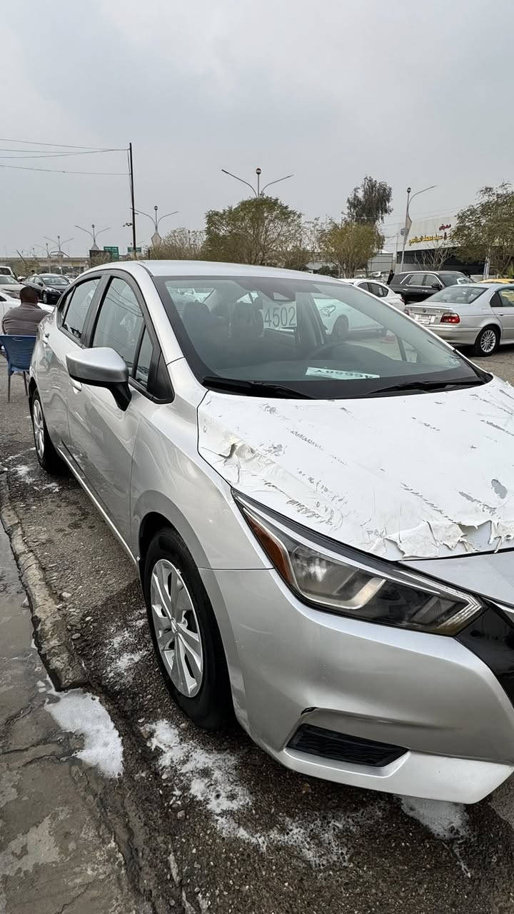 نيسان فيرسا 2022 السيارة مواصفات رادار امامي خلفي تحكم استرين كاميرا وشاشه وتحديد سرعه السيارة جديده ماشية 20ميل  محرك كير ابشرط برغي مامفتوح السيارة بيه جاملغ وبونيد  صبغ بدون دواخل السيارة بدون بارد بدون حالوب بدون رصعات اسبير مانازل رقم سنوية كله جديد بسمنه اتريد تحويل اتريد وكاله حاضر 
السعر 120 وبي مجال بسيط للطيبن 
الاتصال عالرقم /***********
