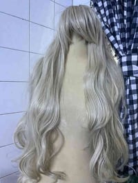 شعر طبيعي • ملمس حرير • ملحقات