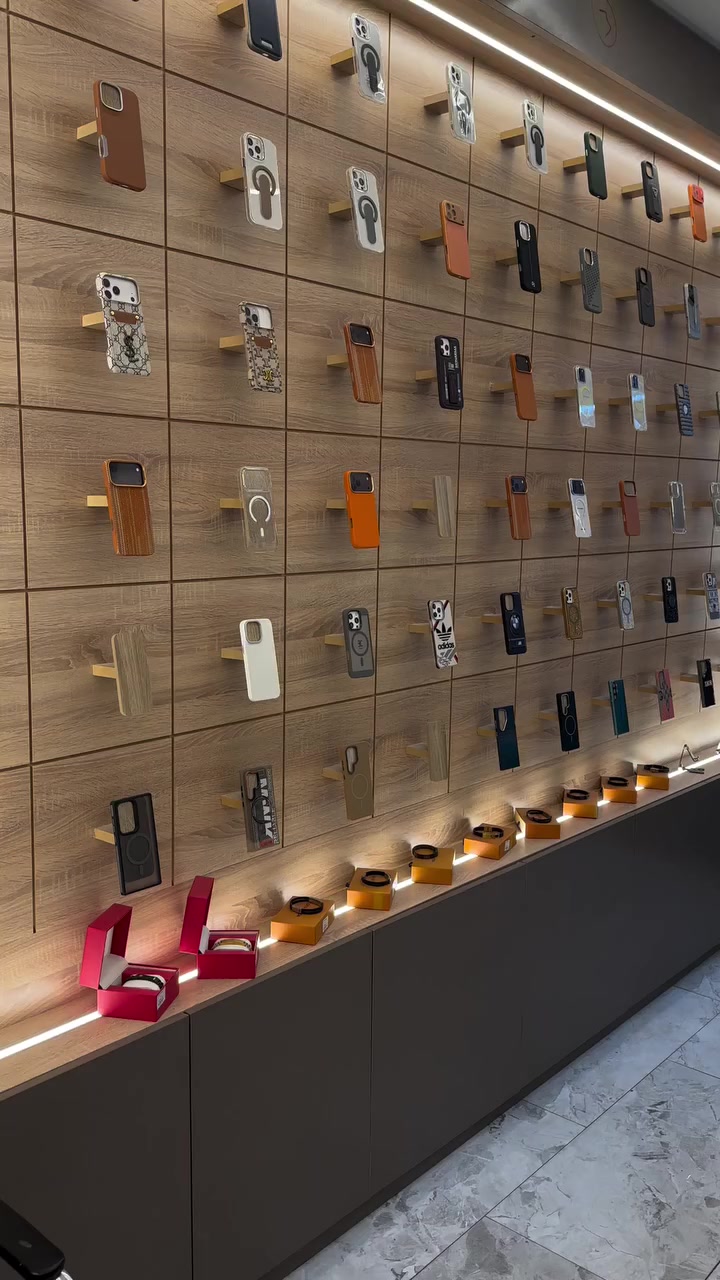 📱 قمة التميز للهواتف الذكية - عنوانك للأجهزة المضمونة 📱
​نقدم لكم اليوم قطعة مميزة تجمع بين الأداء القوي والأناقة اللامتناهية:
​✨ iPhone 17 Pro Max ✨
​المواصفات التي تبحث عنها:
​اللون: البرتقالي (Orange) 
​الذاكرة: 256 جيجابايت (مساحة واسعة لكل صورك وفيديوهاتك) 💾.
​البطارية:100% (أداء ممتاز يدوم معك طويلاً) 🔋.
​النظافة: 100% (الجهاز بحالة الوكالة، شبه جديد تماماً) ✨.
​المميزات الإضافية: يدعم دبل سيم كارت (شريحتين فعليتين) لتنظيم أعمالك واتصالاتك بسهولة 📲📲.
​لماذا تختار قمة التميز؟ 🏆
​نحن نحرص على تقديم الأجهزة الأصلية والمفحوصة بعناية لضمان رضاكم التام.
​📍 تفضل بزيارتنا الآن:
[ الرمادي - شارع السينما - مقابل فرع الشورجة ]
​📞 للتواصل والاستفسار:
[ *********** ]
​قمة التميز.. حيث تلتقي الجودة بالثقة! 🤝
#قمة_التميز #الانبار #الرمادي
