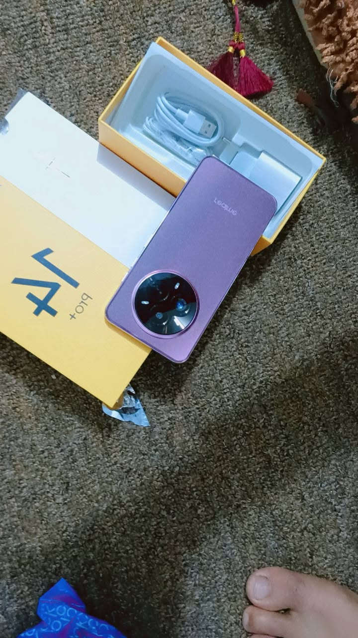 تليفون بعده بلكارتون جديد حته لزكه بعديه مالازكه  ويا  سماعات وشاحنه وكفر  سعر اميه وستين لمكان بلحيانيه


**إذا كنت صاحب هذا الإعلان وتريد حذفه لأي سبب، رجاءا أرسل رسالة إلى الدعم الفني**