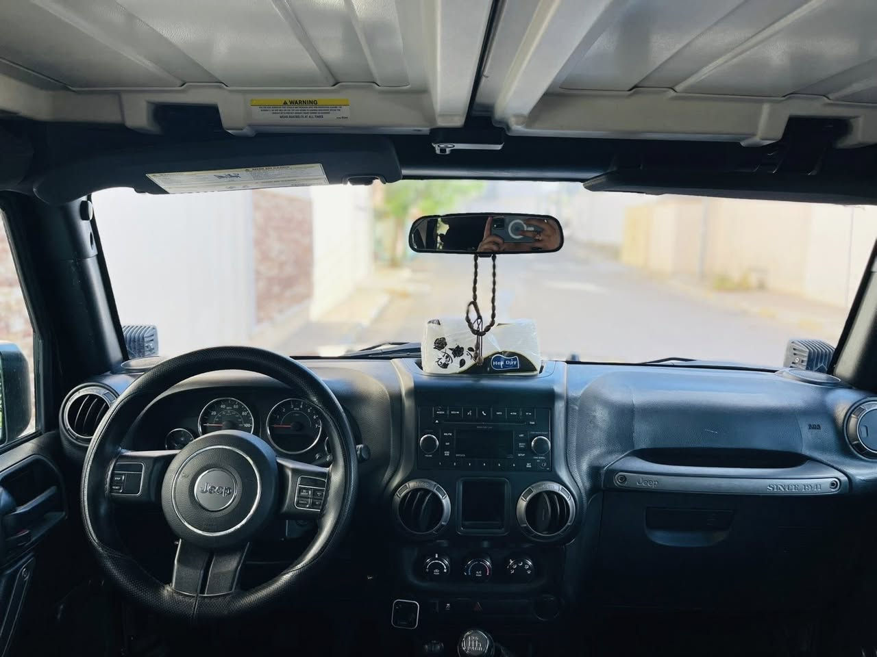 Jeep Wrangler 2018
بدون طلاء، ناقل حركة عادي، 75000 ميل
السعر ١٦٥$ 
***********
