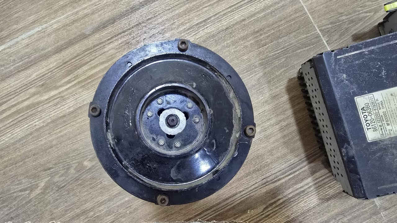 قيم و اخذ مكاني بصرة
كمبريسر يرادله تبديل اصبع شغال بس مااعرف يبرد لولا و بكرته جديدة ب ٥٥ الف
راديتر تبريد تفصيخ بس يرادله جوراب 
مسجل شغال ما بي شي
مروحه 
***********
