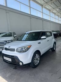 للبيع Kia Soul 2017 🚗 لون أبيض 🤍 أوتوماتيك ممشى 78 ألف كم فقط ✔️ محرك ...