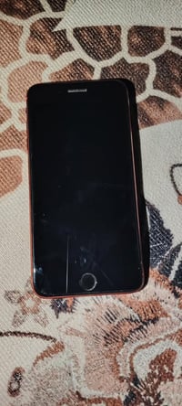 آيفون 8 بلس • ٦٤ • بطارية مبدلة