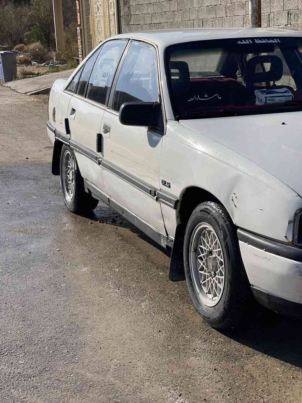 للبيع أوبل اوميكا
كير محرك اكسل صدر امامي خلفي شرط تواير تخم 
كهربائيات كامله يعوزها فقط باتري ميشغل الصبح 
بأسم شخص من القائم تحويل 
السياره بلاديه بدون صبغ والباقي ينشاف بلعين 
***********واتساب فقط
المكان (قضاء عنه )
السعر 35 وبيها مجال تعال ودلل ♥️
