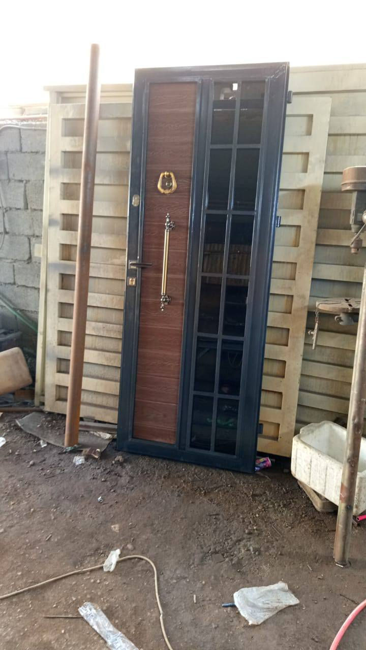 حداده التميمي ابواب وشبابيك ومحجرات كافت عمال الحديديه سندويش بنل وسقائف وكيسبان كبنكات والبيبان القاصه عنوان جوال المعالف ولمناطق مجاوره  معالف تقاطع الربيعي رقم تلفون ***********وتساب
