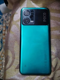 بوكو مبدل شاشه اصليه ذاكره 256 مراوس بجهاز احدث بس فرق قليل  077266664...