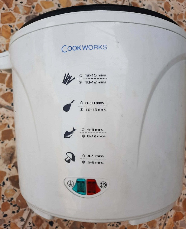 قلاية كهربائية بالزيت عميقة ، ماركة ( COOKWORKS ) ، مستعملة شغالة بحالة جيدة ،  سعة 6 لتر  ، 1800 واط  ، السعر 40  الف دينار ، المكان حي الجامعة ـ بغداد


**إذا كنت صاحب هذا الإعلان وتريد حذفه لأي سبب، رجاءا أرسل رسالة إلى الدعم الفني**