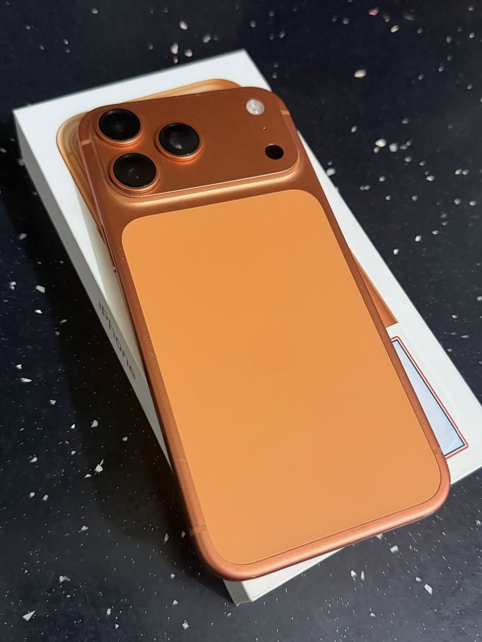 ايفون 17 برو ماكس شرق اوسط ضمان سنتين ABM بطاريه 100 ذاكره 256 كل تفاصيله موضحة بالصور السعر مليونين و 50 قفل قفل ***********
