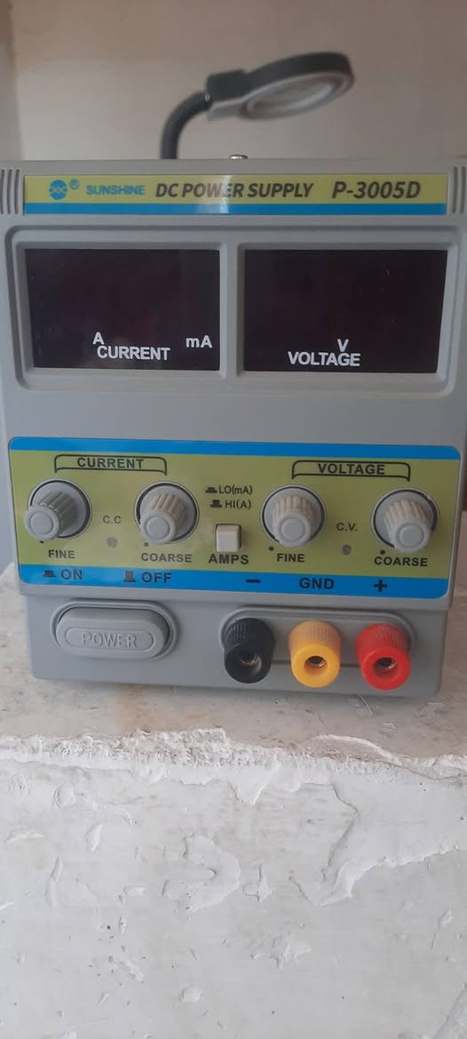 السلام عليكم، للبيع مجموعة أدوات صيانة محمول (استعمال شخصي)، الأدوات نظيفة جداً ولم تتعرض لأعطال سابقة:
🔹 محطة لحام (Soldering Station): حرارة منتظمة واستجابة سريعة.
​🔹 باور سبلاي: دقيق جداً في كشف الشورت والأعطال.
​🔹 أدوات فك: مجموعة كاملة خالية من التآكل.
​
التواصل مع الرقم ***********
