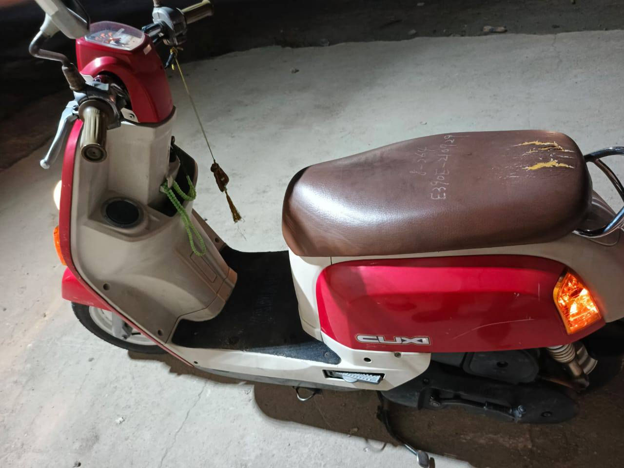 سلام عليكم للبيع بوليس جديده دراجه بنهايه ١٢نزلتها رمبه جاهزه اي نقص مابيها اوراقها منفيس موجودات مكان بغداد البياع ***********
