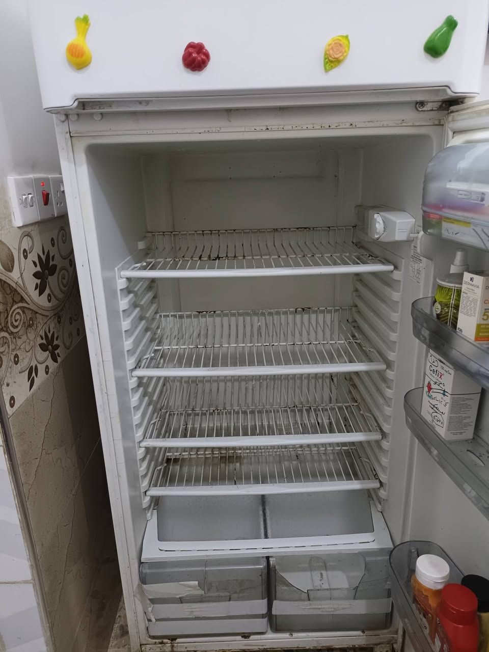 السلام عليكم ثلاجة للبيع عطله فقط موطور السعر 100بي مجال
كربلاء حي الاطارات
للأستفتار الرقم***********
