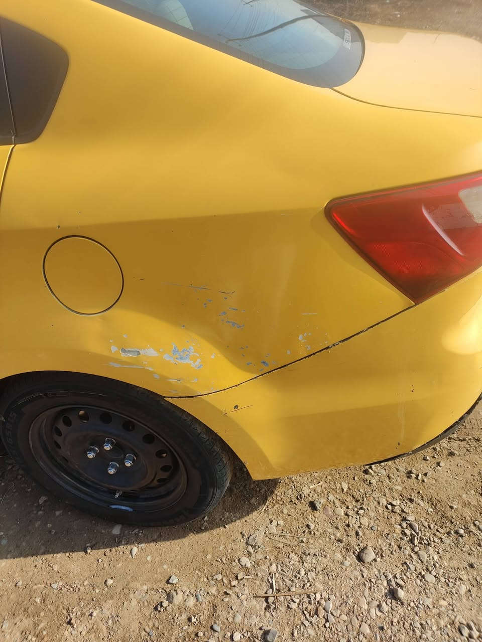 سلام عليكم كيا ريو موديل 17 سياره مصفره هيئه وغرامات هيئه مدفوعه مال سنه ليكدام تم تحوليهه 2026 هزه جديده يعني بتحويل ما تصرف عليهه كولشي كير ومكينه مكفولات ماعدا واشر مال قبق مامشتغل بيهه تكسي بس دوام سيارة ماشيه 119 ميل سياره بسم ابن اخويه وشرط التحويل مكان السياره بغداد جسر المثنى رقم الهاتف *********** السعر 78 اي استفسارات اتصل وتدلل
