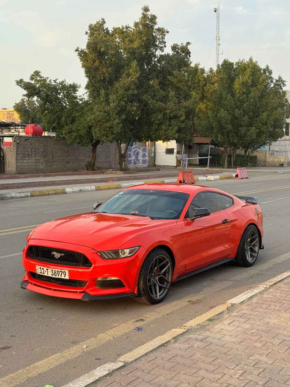 مراوس جالنجر 
موستنج 2016
مصبوغه حزام السياره 
تخم تايرات جديد 
صدر امامي خلفي جديد 
مودات تحكم ستيرن 
كير مكينه مكفول 
حادثه صندوك وارد امريكي


**إذا كنت صاحب هذا الإعلان وتريد حذفه لأي سبب، رجاءا أرسل رسالة إلى الدعم الفني**