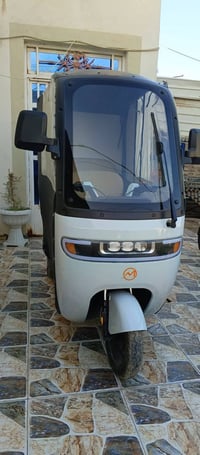 تك تك شحن جديده استعمال قليل مديل 2025 السعر مليون و100 وبيها مجال 078...