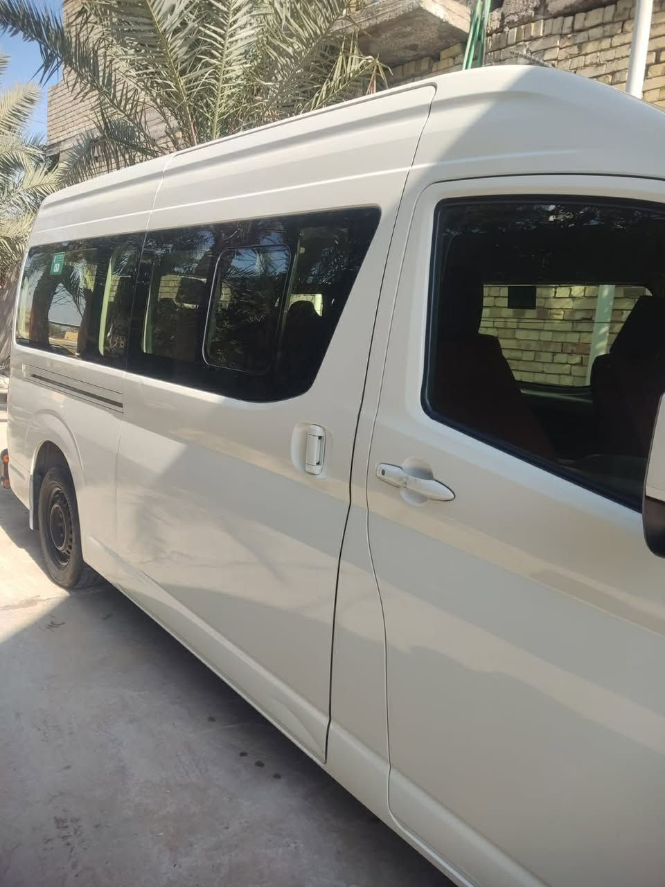 السلام عليكم 
سيارة للبيع هايس تويوتا (أم بوز) موديل 2023  ربع فول مكفولة كفالة عامة 
المكان كربلاء 
للاستفسار الاتصال على الرقم التالي : ***********
