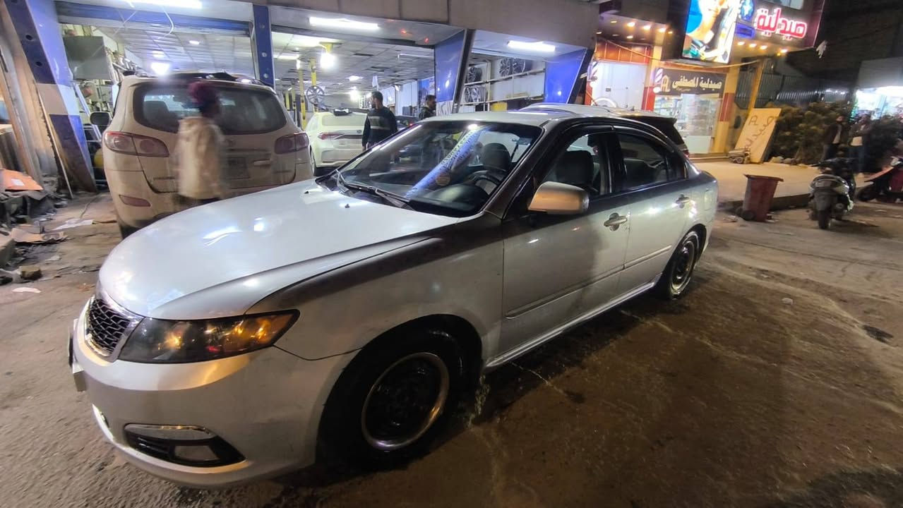 كيا اوبتيما ٢٠١٠ للبيع او امراوس سيارة جاهزة من كلشي حداديه مكينه كير فقط البدي بيه جراد السعر ٨٣ وبيها مجال للطيبين مكان السيارة الناصريه المركز 
***********
*********** بي واتساب
