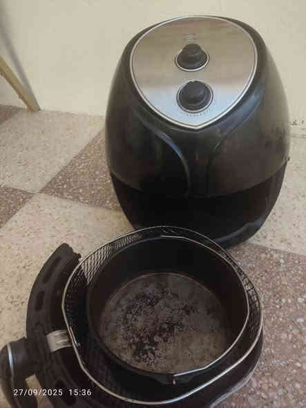 غراض للبيع  استتعمال قليل نظيفات
قلاية هوائية المانية اصلية ٧ونص لتر نظيفة  السعر 50الف وبيه مجال
 
كابسة مال وافل المانية اصليه حتى كارتونته وياها وقوالبه وياه كاملة ٦قوالب المانية اصلية استعمال قليل جدا  صاج بان كيك شطائر توست السعر 30الف وبيه مجال 

اوفن دنكا اخو جديد نظيف جدا جدا 
شغال شموع كله على وضع الشركة
كامل مكمل السعر ٥٠الف وبيه مجال 

لاستفسار مراسلة الصفحة خاص او الاتصال على الرقم ***********1واتساب
