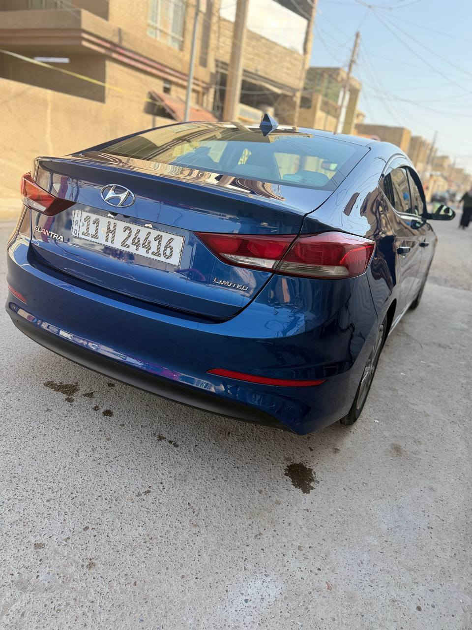 السلام عليكم
🚘 للبيع — النترا وارد امريكي 

الموديل: 2018
النوع: هونداي النترا
المواصفات: فول مواصفات (بصمة، شاشة، كاميرا، سنسرات، تحكم ستيرن، إنارة LED)
اللون: مميز نيلي
الموقع: بغداد – الزعفرانية

السيارة استخدام شخصي ونظيفة جداً، مكينة   وكير وشاصي  كفالة
***********
السعر: 123
