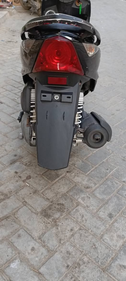 السلام عليكم دراجه ثعلب رمبه مكفوله كفاله عامه صارلها شهر من نازله كفرات كلها مختمه شلعه كلش قويه سعر 850 المكان بغداد ***********
