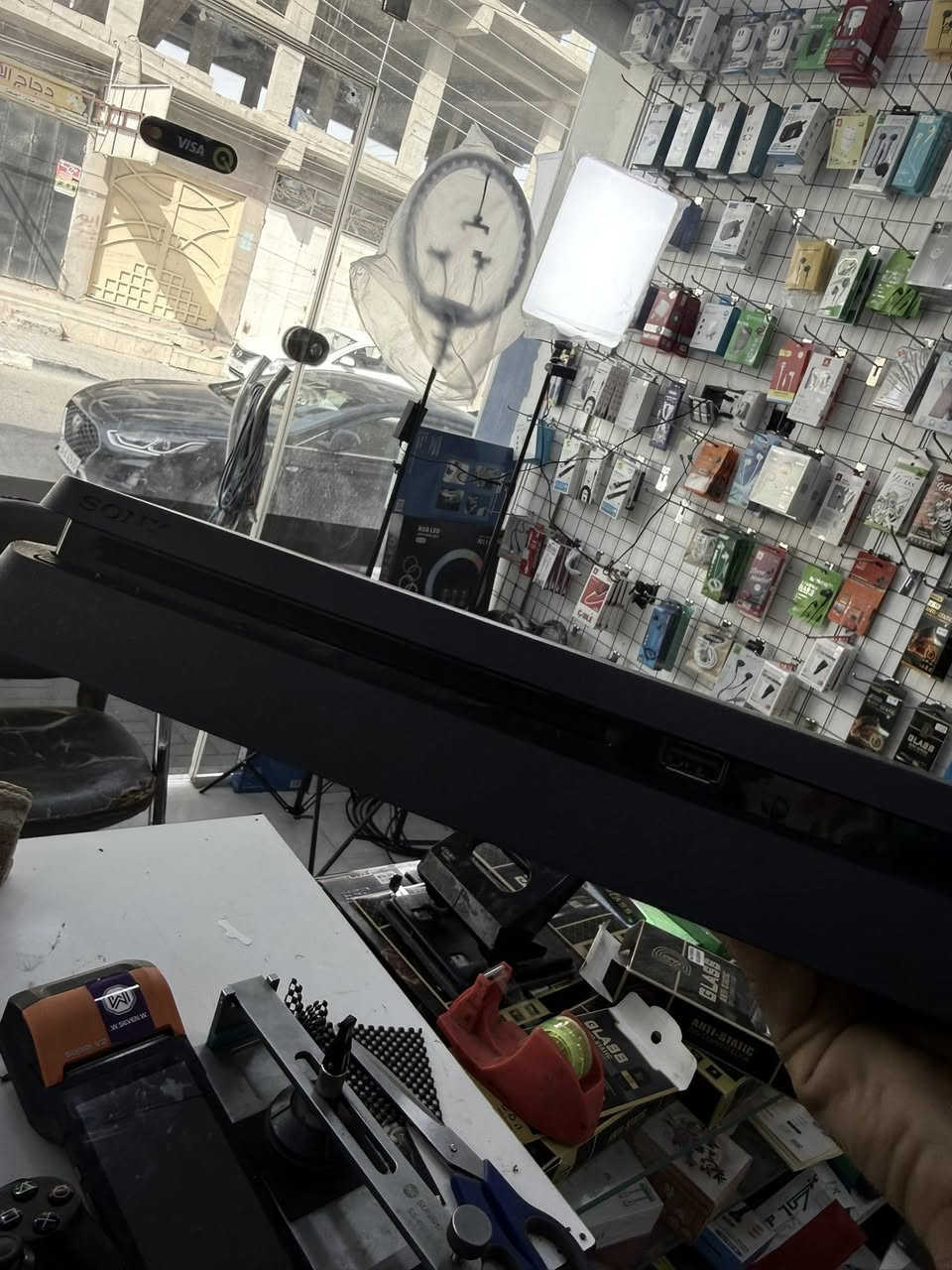 وحش الألعاب PS4 مهكر (نظام 12.52) - نظافة ممتازة
، متوفر الآن جهاز بلايستيشن 4 بمواصفات كاملة وجاهز لللعب المباشر بدون الحاجة لشراء أقراص!
 المواصفات:
• الموديل: متوفر سلم Slim) 
• النظام: مهكر على تحديث 12.52 (أحدث أنظمة التهكير المستقرة التي تدعم تشغيل أقوى الألعاب مجاناً).
• الهارد: 500 جيجا (متروس ألعاب من اختيارك).
• الملحقات: جويستيك (يد) أصلي وكالة + كافة الوصلات الأصلية.
• نظام مستقر جداً وما يحتاج إنترنت لتشغيل الألعاب.
• الجهاز مفحوص وشغال 100% بدون حماوة أو صوت مروحة.
الجهاز لوك ستيكر الجهاز قليل الاستعمال مامستعمل قليل جدا 
 الموقع:
البصرة


**إذا كنت صاحب هذا الإعلان وتريد حذفه لأي سبب، رجاءا أرسل رسالة إلى الدعم الفني**