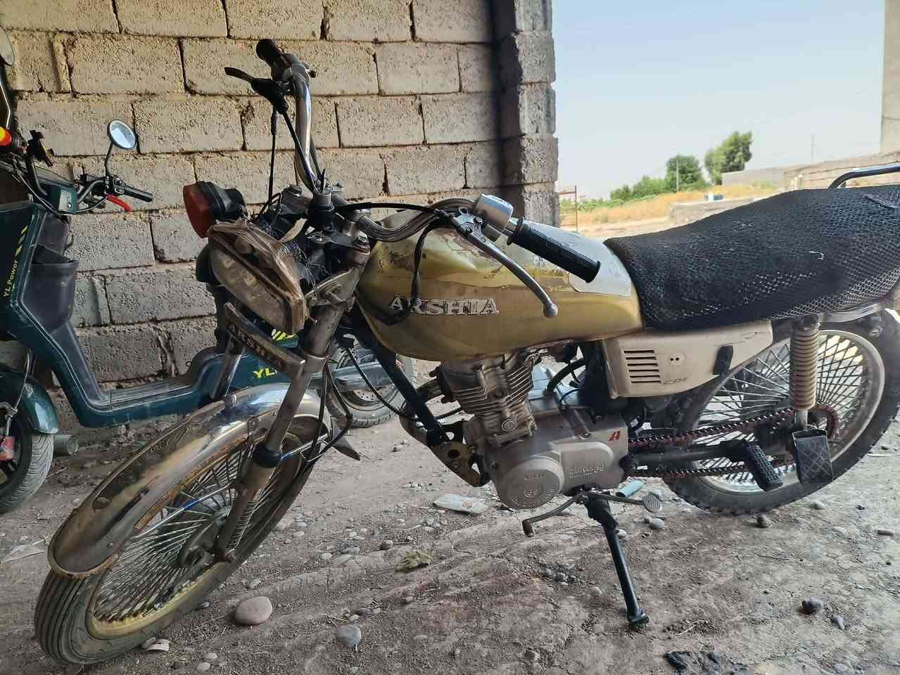 السلام عليكم موطور شغال كامل
ترايك وين مايعجبك نشاط فول السعر 200وبي مجال 
للاستفسار ***********
