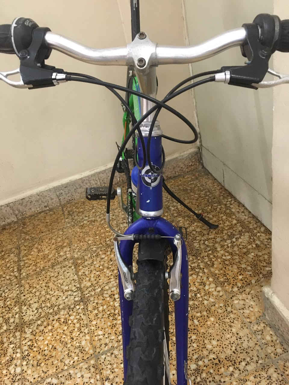 بسم الله  للبيع بياسكل حجم ٢٦ فريم المنيوم عالي  ماركةFouces بدون نواقص وشغال


**إذا كنت صاحب هذا الإعلان وتريد حذفه لأي سبب، رجاءا أرسل رسالة إلى الدعم الفني**