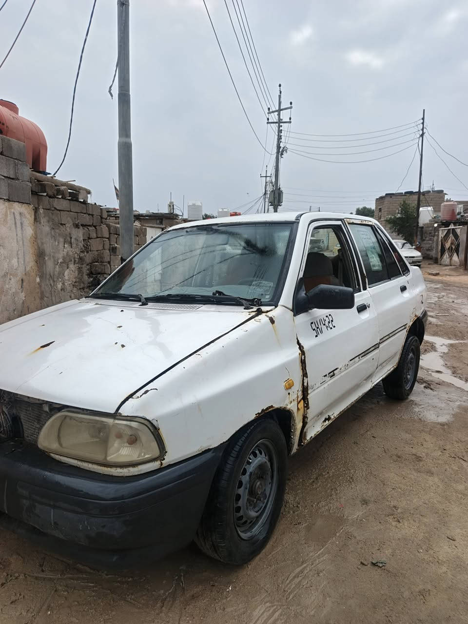 السلام عليكم سايبه لبيع موديل 2012 رقم بصره تحويل مباشر كير جديده كهربايات شغاله مكينه تبخر سياره شغاله وتمشي
حته اذا تصقيط ابيع اتعهد تحويل مكان السياره بصره سعر 18 
هاتف ***********
