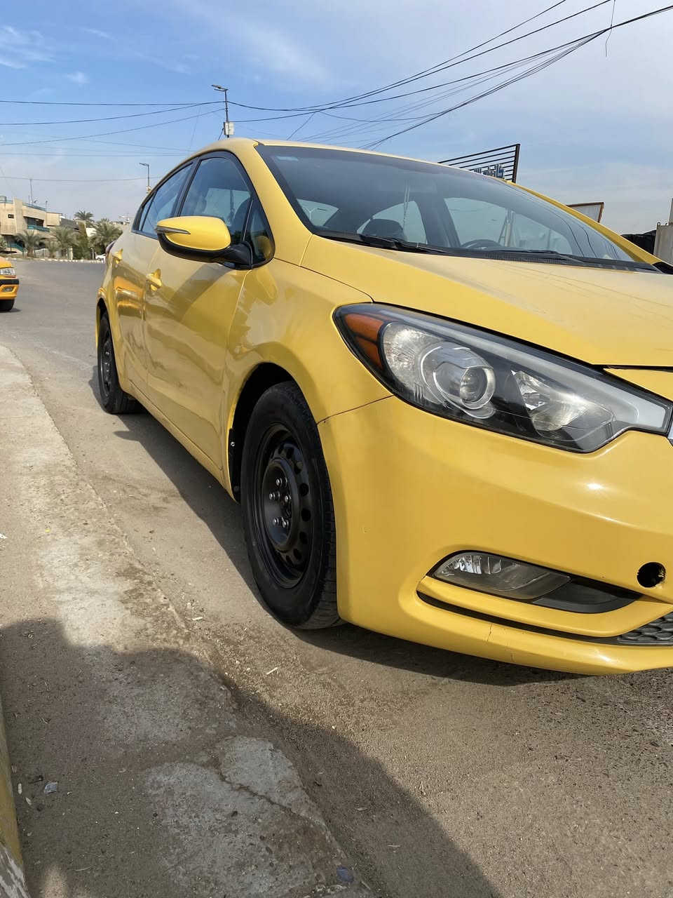 السلام عليكم
كيا فورتي 2015 
رقم بغداد الجديد
السياره وارد امريكي ليبل واحد
حادثه قبق جنطه مبدل
بيها معجون باب الصدر وجامرلغ الامامي بدون تبديل
او بيها معجون باب الخلفي خلف السايق بدون تبديل
سنويه لحد 2027
مكينه دوش 1800 كير تبريد خير من لله 
تخم تاير دوشمه تحكم ستيرن شاشه لمس 
انتبه ممتواجد ع فيس 
رقم تليفون ***********
مكان السياره بغداد
السعر 108 
او بيها مجال قليل
