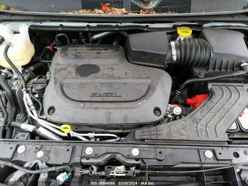 سلام عليكم
المركبة  :  كرايسلر باسفيكا لون ابيض موديل 2022
الضرر    : واضح بل صور 
الرقم     : بغداد حرة بسمي تحويل ثاني يوم
 موصفات ال S معروف

▪️ كرايسلر باسفيكا لون ابيض موديل 2022
▪️ محرك 6 سلندر 3600
▪️رادار امامي تفاعلي متعدد الاستخدام
▪️لايتات زينون عالي وناصي مع حاجب LED مع كشافات دعامية زينون
▪️ حساسات خلفي اصل 
▪️ حساسات الاجتياز الجانبية 
▪️ نظام الاوتو بارك الاسطفاف التلقائي
▪️ نظام ال All Wheel Drive 
▪️ كشافات دعامية اصل 
▪️ بصمة باب وبصمة تشغيل وتشغيل عن بعد 
▪️كشن ذاكرة (خزن ميموري) لكرسي السائق
▪️ طقم ويل حجم 20 لون سود
▪️ كاميرا خلفية دوارة مع الستيرن 
▪️ باب جنطة كهربائي شفط 
▪️ ابواب جانبية كهربائية مع بردات اصلية 
▪️ غرفة السيارة جلد اسود اصل 
▪️ تحكم كهربائي متكامل لمقاعد المقدمة 
▪️ شاشة دشبول كبيرة لمجموعة من الايعازات 
▪️ السيارة 7 راكب مع 3 قطع تبريد 

رقم: ‭0772 237 9666‬ غير متواجد على الفيس
مكان السيارة ميسان -العمارة
