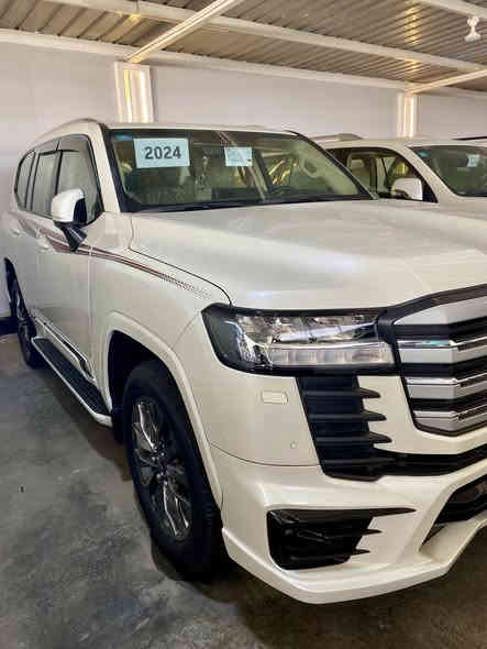 السلام عليكم لاندكروز(2024) أستيراد خاص السيارة غراضها غير مستخدمة كامله بغداد بأسمي السيارة تحويل ثاني يوم 
ماشيه 8 الاف على وضع الزيرو بيها كم رصعه مسحوبه PDR
شرط مايبن فقط بالساونر كفاله(صبغ بارد تبديل فتح شخوط)
مكان بغداد النهضة 
***********📞
السعر بـ670,000$
بس الجاد يتصل
