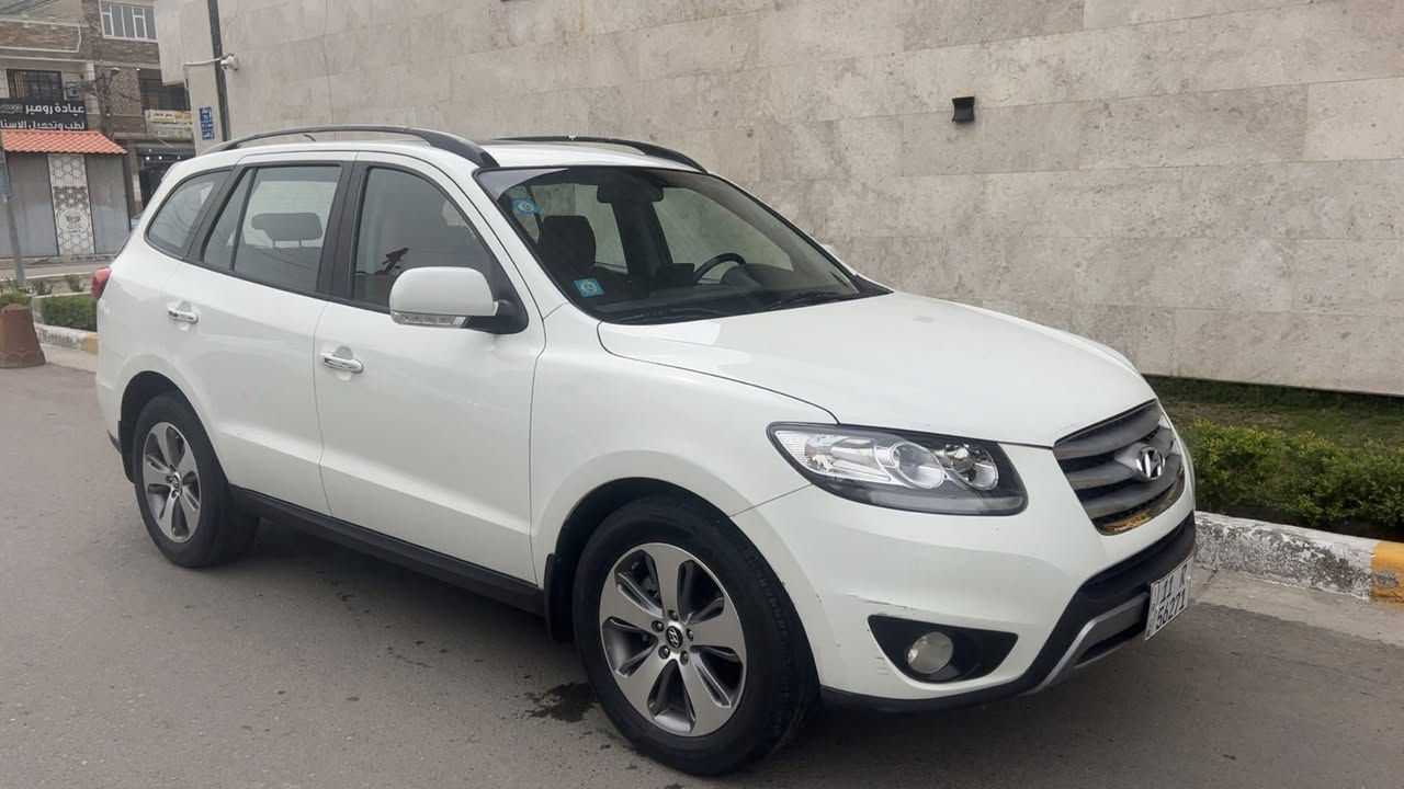 السلام عليكم
سنتافيا 2012 كويتي 
فول بصمة تشغيل 
بصمة ابواب
فتحه
محرك 6 مكفول بدون رواجز
7 راكب
تبريد 3 قطع
ستيرن صاج بلادي
 كشنات جلد قرميدي
ومغلف جلد  للحماية
ماشية 146
سيارة مكفوله عده صبغ بسيط بالجنطه يم الرقم
السعر 174
مكاني بغداد
***********
