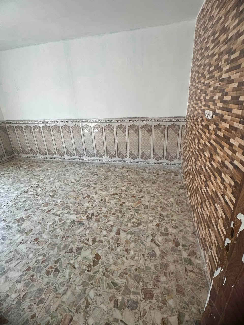 📌دار للبيع .. 
 
المساحه 75متر
( طابو ملك صرف سكني) 

يحتوي على 
استقبال ومطبخ 
غرفتين نوم 
وصحيات متكامله 

📍الموقع في منطقة الانتصار 
بغداد
طريق الشعب الحسينية الراشدية 
للاستفسار ***********
