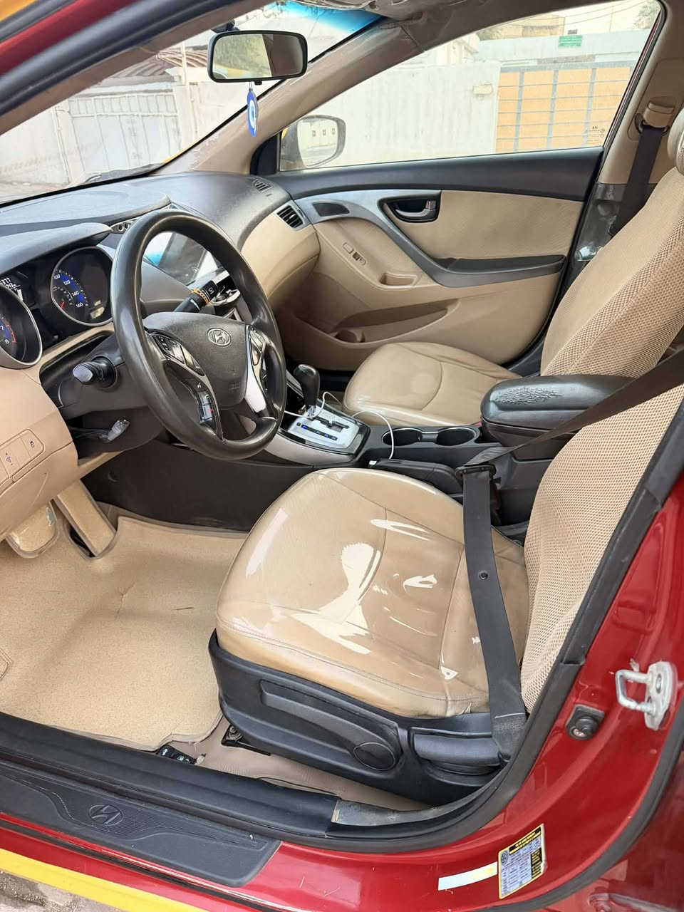 من رخصت الدمن ولعضا محترمين البيع هونداي النترا موديل 2012 لسفسار رقم هاتف وعنوان دوره ***********
