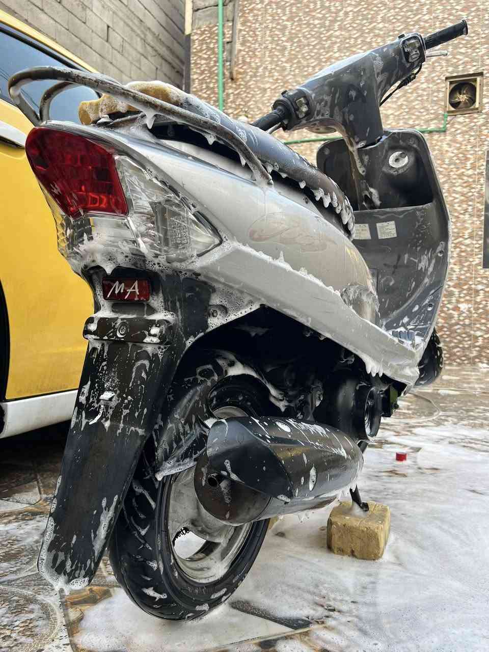 دراجه قجمه توه منزليها من لرمبه ما صار 3 اشهر دراجه جيس كفاله ..كلشي شغال بيها نكرت سلف ب 950وبيها مجال شراي خاص مو شراي لا تعبني رجائن هاذ رقمي للتواصل ***********
