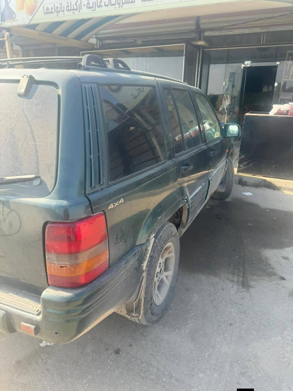 سلام عليكم جيب شيروكي للبيع موديل 97 مكينه كيرشرط تبريد شغال45///او بيه مجال*************
