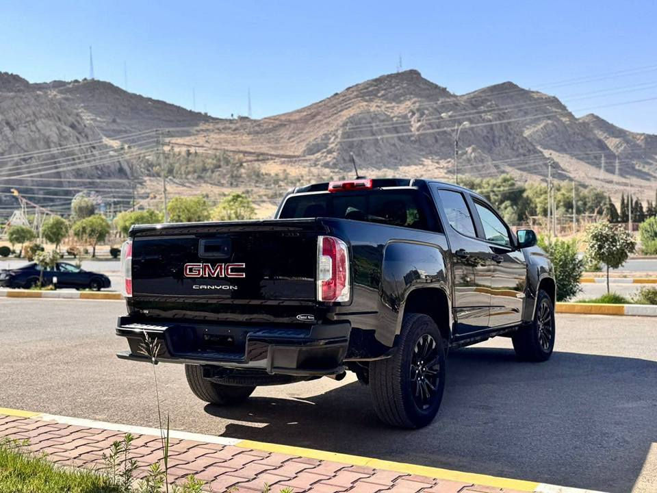 2022 GMC Canyon, V6
مكينة ٦ سلندر مرغوب
باب كبير وبودى صغير 
، بها قطعتين وشاصي فقط رصعة بدون معجون و بدون صبغ 
و سقف ب سبب كونتينر بيها كم مكان بس رصعة 
صورة حادث موجود ب منشور 

كشن كهربا ، 
كاميرا ،
 جام كهربا
لايتات امامي وخلفي ليد
ماشية فقط ٢٦ الف
تحديد سرعة
ربع ما بها مصرف
تترقم شمالي وياها شهرين للترقيم

مكانى رانيه تابع للسليمانة 
سعر :- ١٥٥$ بلاش
*********** - ***********
____________________________ 
 GMC Canyon,  مۆدێل 2022
ده رگا گه وره و بودى كورت 

مەکینە 6 بستۆنی مەرغوب

سەیارەکە دوو پارچەى بۆیاخە وشاصي قرنجي پيوه يه 

سه قفه كه ى به هؤى كونتينه ره وه كه ميك قه پ و قؤپى هه يه
تەنها ٢٦ هه زار ڕۆشتوە
کوشن کارەبا ، کامێرە ، جام سەحب ، ئاوێنە ئۆتۆ ، تەحدید سورعە، ئۆتۆماتیک
سەیارەکە یەک دینار مەسرەفی تیانیە هەمووگیانی بەشەرت
گێڕو مەکینەو تەبریدو بەناوکردن و غرامە هەمووی بەشەرت
دوو مانگی لەگەڵە بۆ رەقەم کردن
شوێن : رانیە
سعری ١٥٥$ وەرەقە

ژمارەی خاوەنی : *********** 
یان *********** السليمانية, العراق
