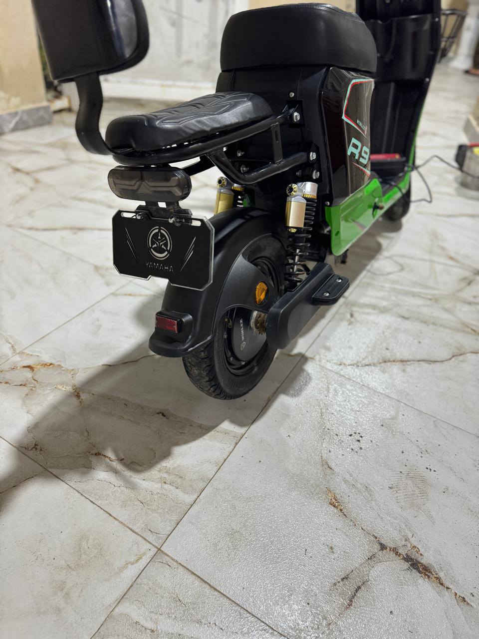 دراجه شحن للبيع
الدراجه جديده مستعمل قليل كلش ما مصلح ولا داخله مصلح 
شغاله منطول للطول لايت شغال عالي او ناصي 
جديده كلششش غراضها كامله 
السعر 450 او ييها مجال للشراي 
العنوان ميسان ابو شطيب 
تواصل ***********
