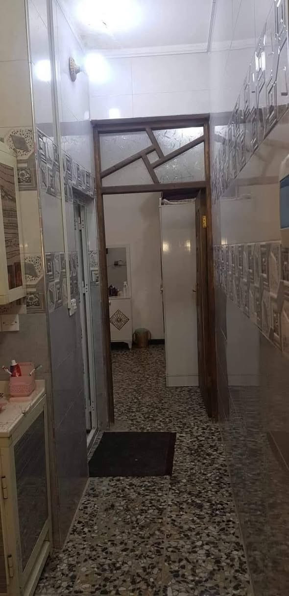 السلام عليكم مشتمل للبيع ٥٠متر الشعب مجاور محطه سما بغداد زراعي سند ٢٥ طابقين كامل سعر ٨٥ ***********
