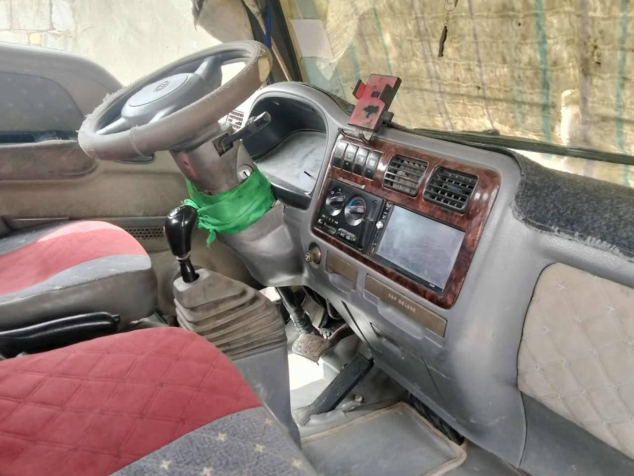 السلام عليكم كيا بنجو للبيع موديل 2000 سياره مقفوله كفاله ضربه وقصه وصوليات تخم ثار جديد مكينه 2700 سياره جديده خير من الله كهربائيات جدد السعر 59 وبه مجال مكان ناصريه مركز الرقم ***********
