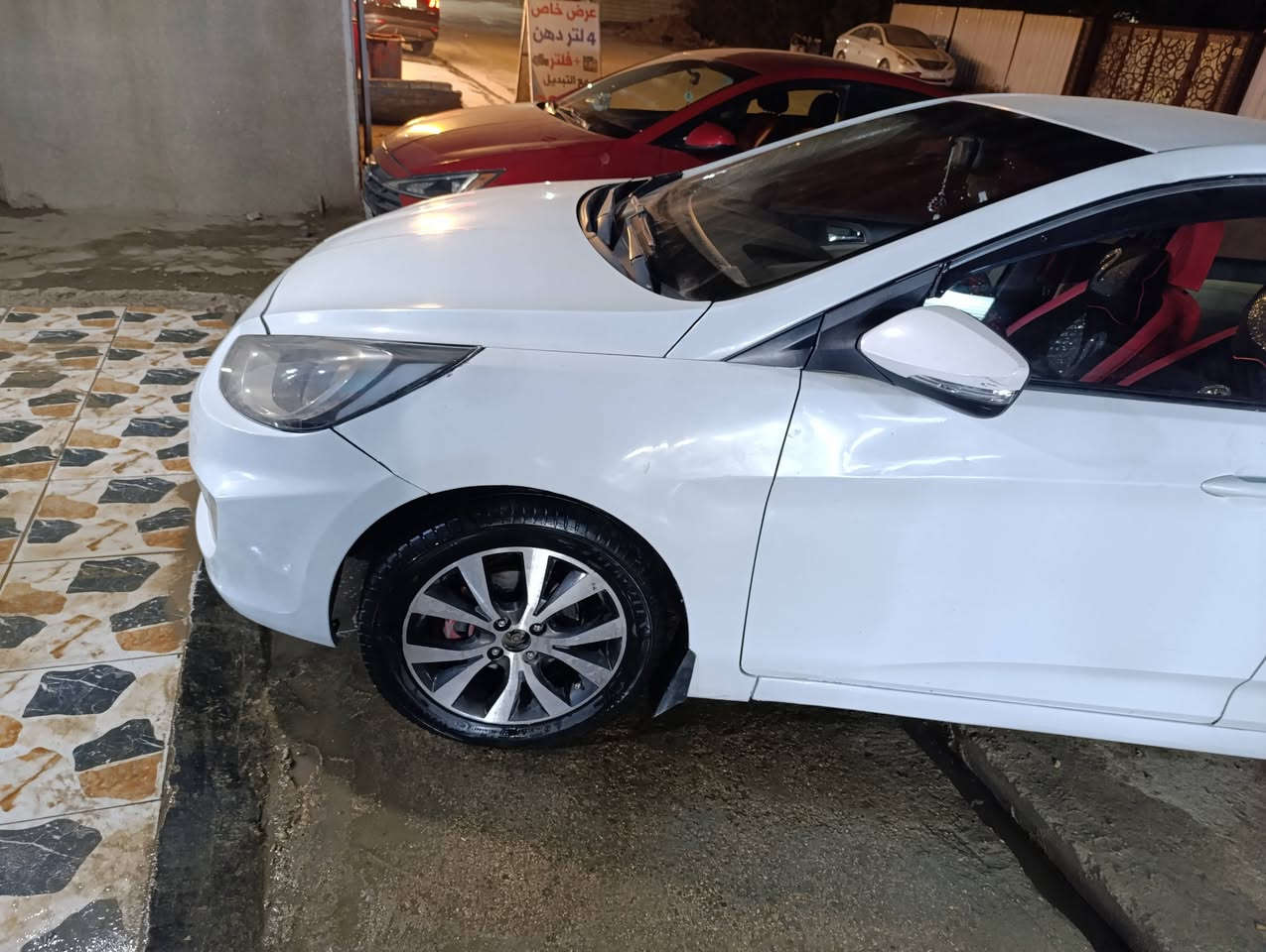 السلام عليكم 
اكسنت موديل 2012خليجي
بيه باب مبدل وجاملغ 
ماشيه 200
السعر 83
المكان بغداد الدوره
***********
محرك 1600
