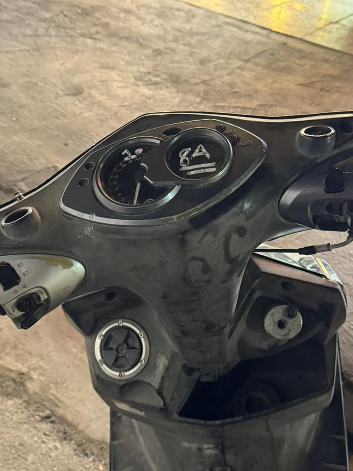 السلام عليكم 
سكنس فخل كامله للبيع 
نضافه جيدة 
٤٠٠ بيها مجال 
بغداد حي العامل 
***********
