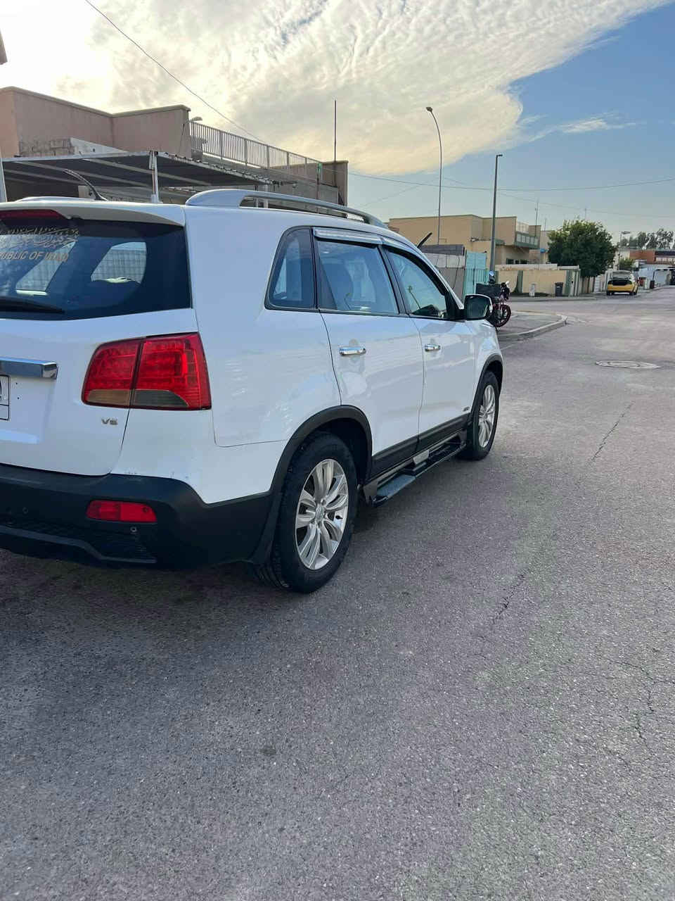 سلام عليكم سورنتو 2010 خليجي فول مواصفات كويتي
مكفوله سبعه راكب 
تلث قطع تبريد
رقم بغداد 
بانورما بصمه 
سته سلندر
للاستفسار اتصال *********** سامراء, صلاح الدين
