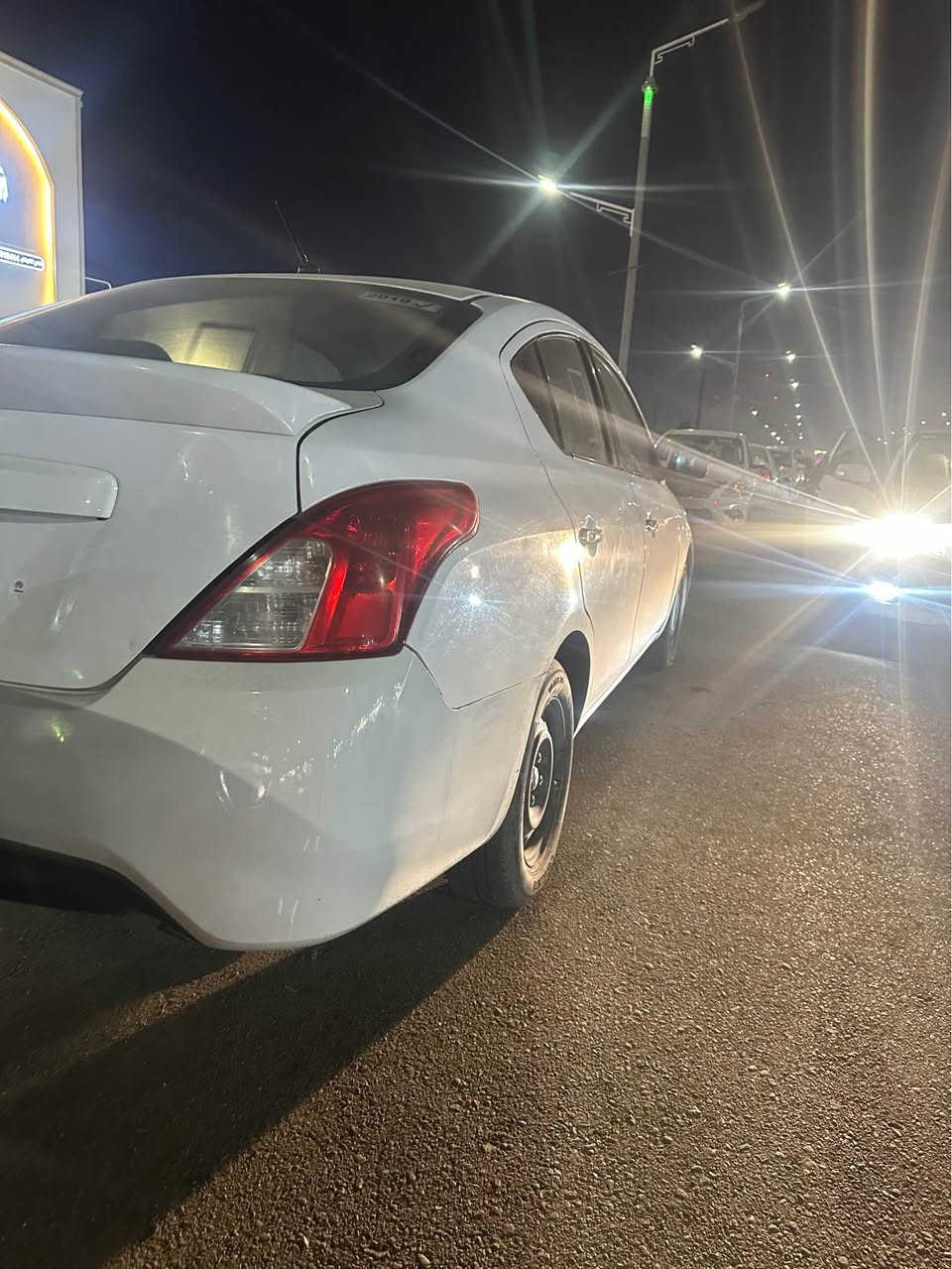 السلام عليكم نيسان سني رخيصة ٢٠١٩ خليجي بيها فقط جاملغ صبغ  وبيها دحجات بسيطه  المكينة هستوه بدلتها كسر كارتون رقم اربيل تريد تحويل وكاله مكاني القبلة جاهزة تبريد حدادية بس نقص بس درام شفتات من تلف الاستيرن يصير طكطكه  سعرهن ٤٠ الف بس هاي عوزها 
سعرها ٩٠ ورقة بيها مجال كلش قلليل 
***********
مكاني بصرة القبلة البصرة, العراق
