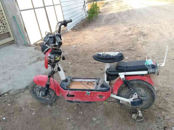 سلام عليكم دراجة شحن حجم 14 بطاريات منفوخات السعر 50 قفل ه‍ *********** متواجد واتساب
