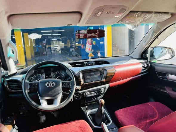 تويوتا هايلوكس 2023 – دبل أكسل، يد واحدة 
مسحوبة بسفري الشخصي 
رسمي ورقم مؤقت قير عادي 
بدون بوية وباقية على كلام الشركة
 يوجد فقط بستة تبريد واحدة 
كلشي على الشرط 
القير والمكينة على كلام الشركة 
السنة والبيئة جديدة – سيارة بيت

السعر: اطلبه بالكومنت ويوصل لك مباشرة 📩

القير والمكينة والتبريد والتحويل 
والغرامة كلها على الشرط

أرقام المالك: 
***********
 ***********
