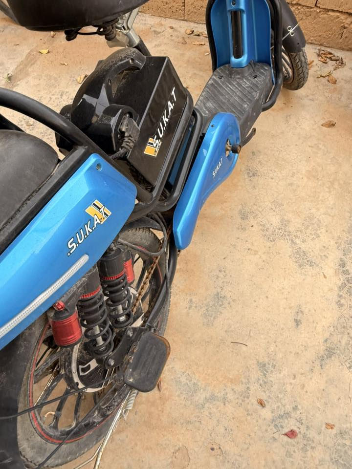 السلام عليكم
دراجه شحن للبيع ناقصها فقط بطاريات.
موديل الدراجه 2024
للاستفسار اكثر اتصل على الرقم التالي ***********
